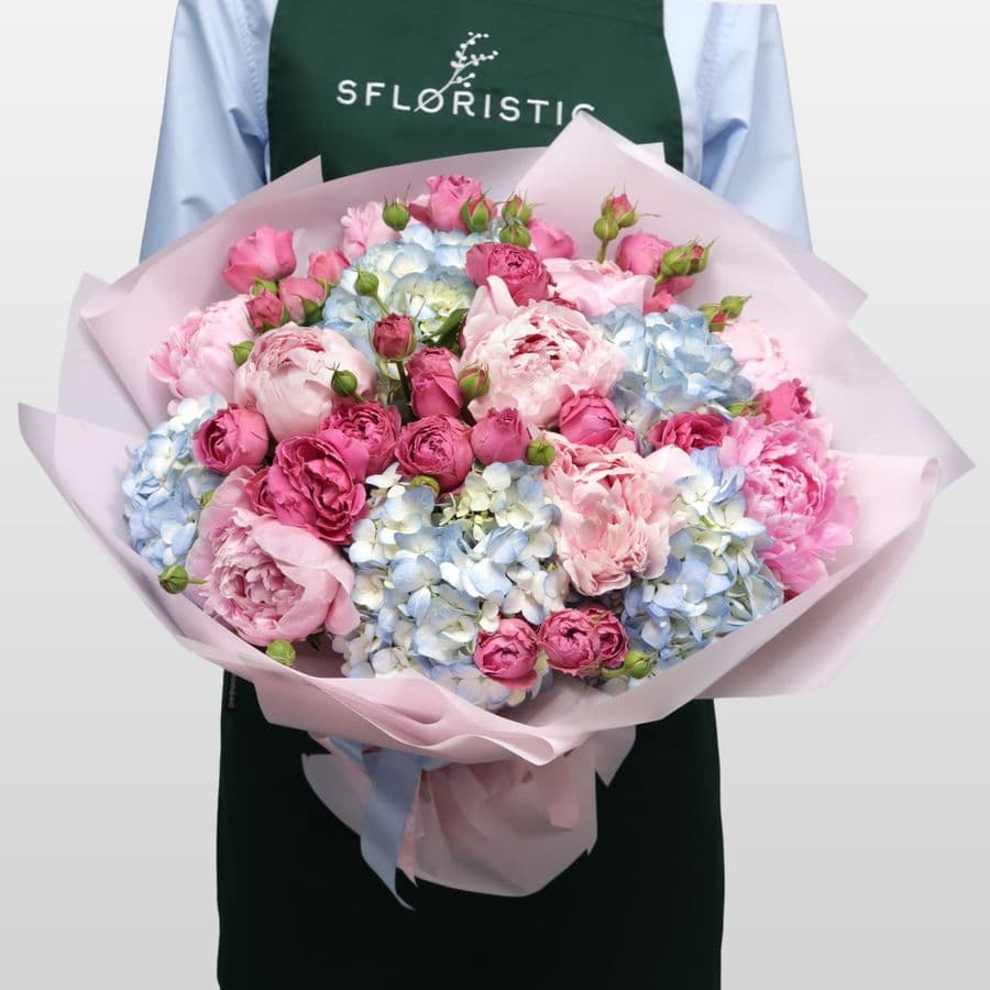 Букет из Пионов, Гортензий и Кустовых Роз «Мгновение красоты»