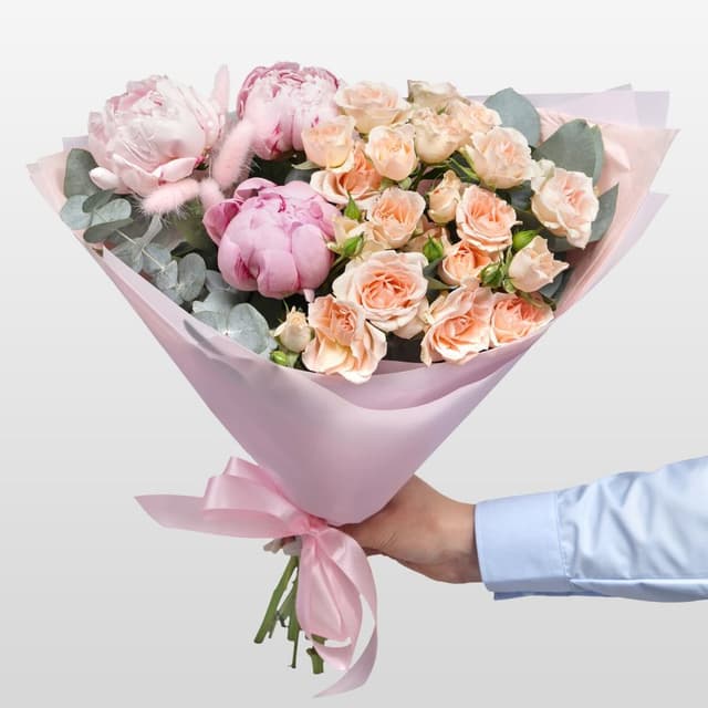 Букет из Пионов и Кустовых Роз «Ванильный бриз» Букет из Пионов и Кустовых Роз «Ванильный бриз»