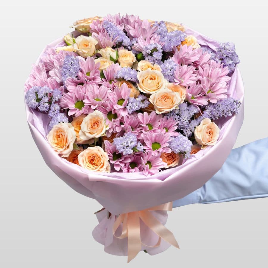 Букет из Кустовых Хризантем и Роз «Туманная заря»