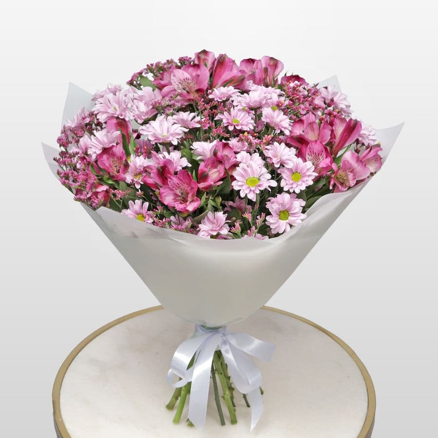 Букет из Альстромерий, Хризантем и Лимониума «Розовая пыльца»