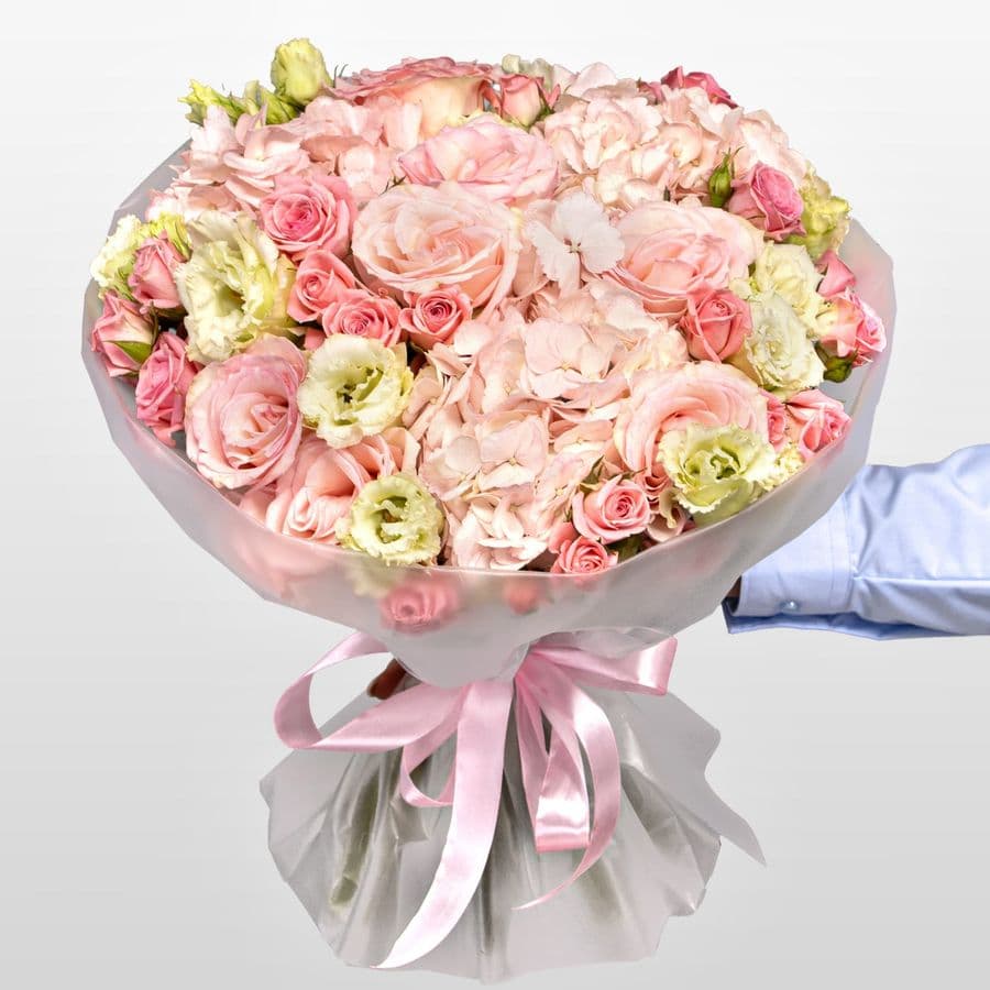 Букет из Гортензий, Эустомы и Роз «Нежное утро»