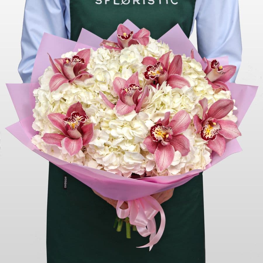 Букет из Гортензий и Орхидей «Сахарная дымка»