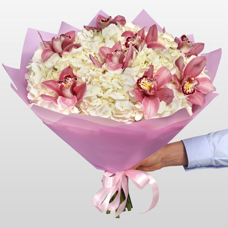 Букет из Гортензий и Орхидей «Сахарная дымка»