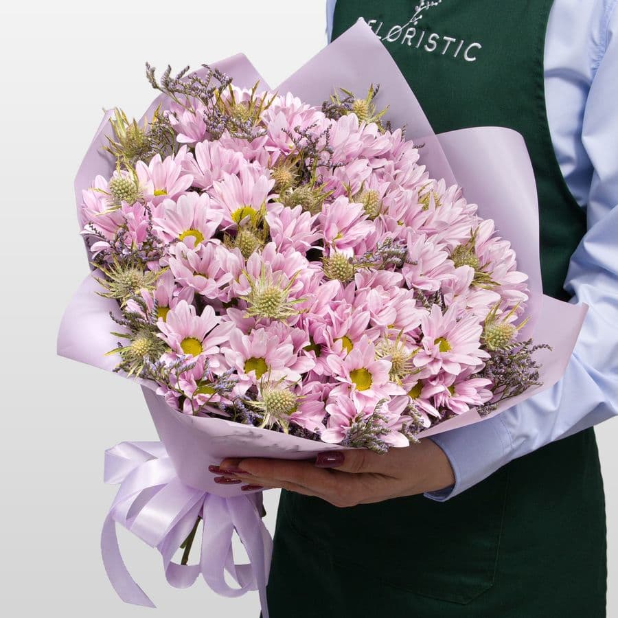 Букет из Хризантем и Эрингиума «Лунная трава»