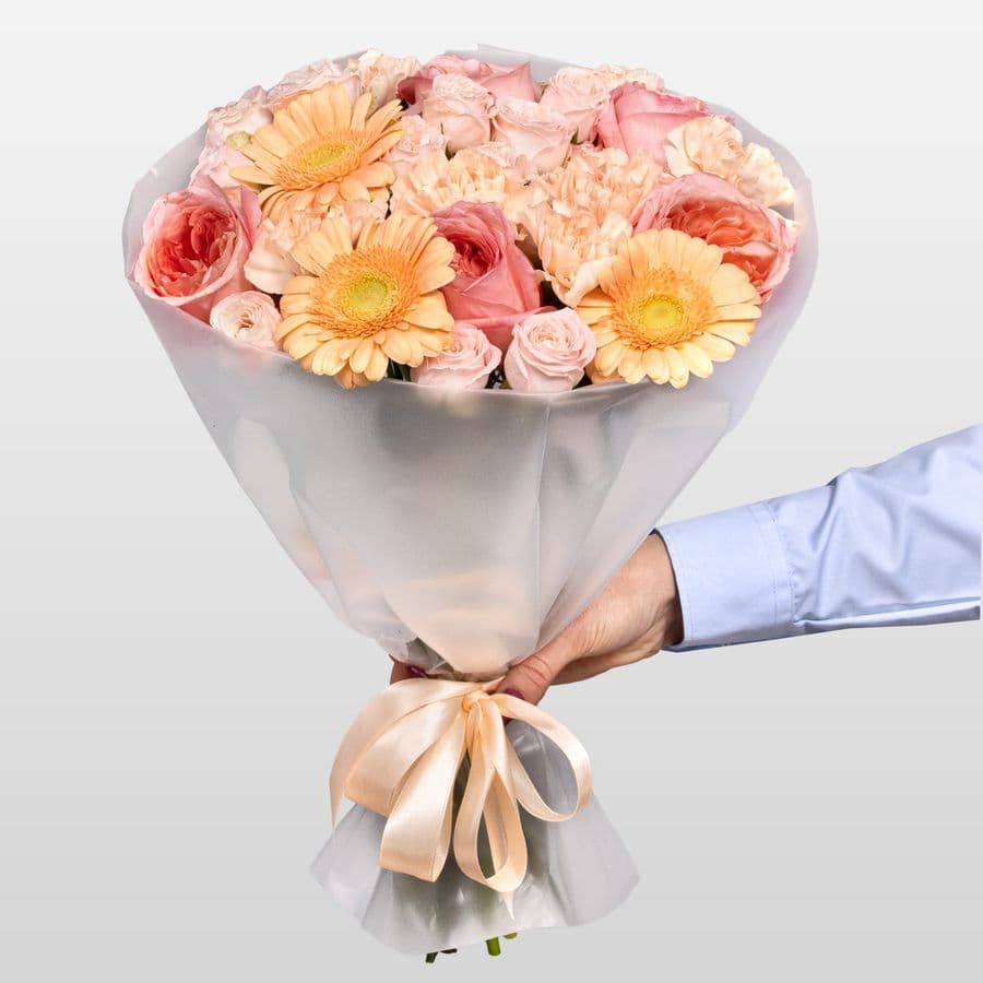 Букет из Роз, Гермини и Гвоздик «Лёгкая радость»