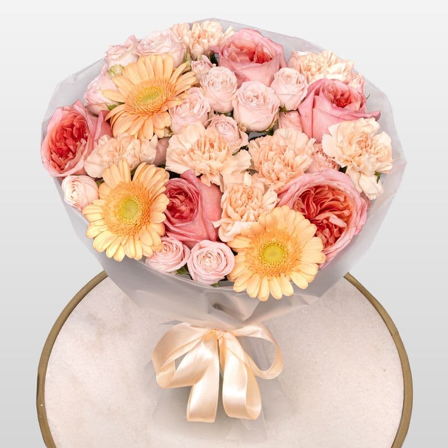 Букет из Роз, Гермини и Гвоздик «Лёгкая радость»