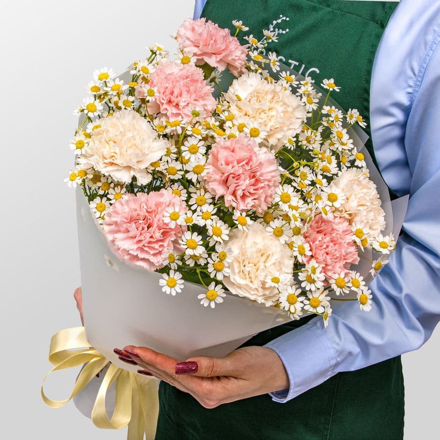 Букет из Гвоздик и Ромашек «Секрет счастья»