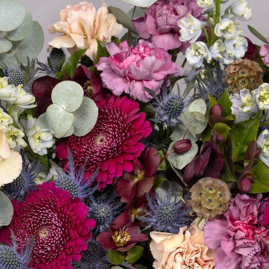 Букет из Гвоздик, Гербер и Дельфиниума «Винтажный Шик»