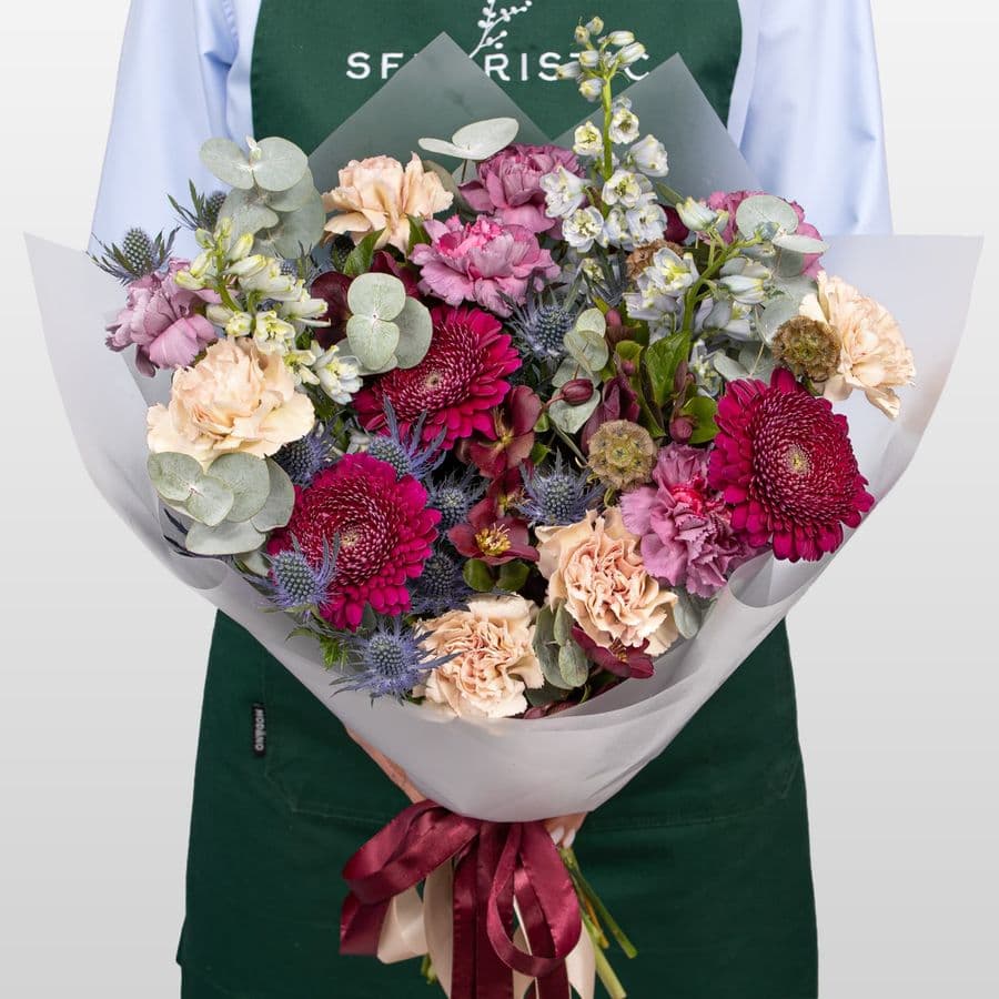 Букет из Гвоздик, Гербер и Дельфиниума «Винтажный Шик»