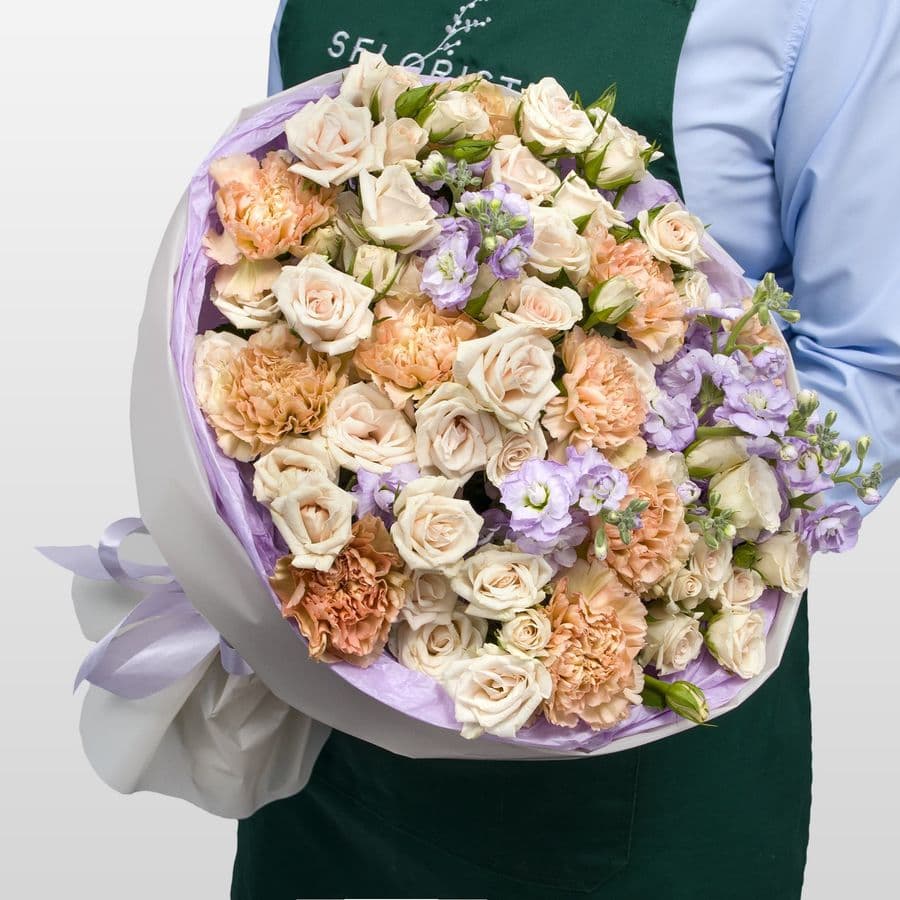 Букет из Роз, Диантуса и Маттиолы «Солнечные Мысли»