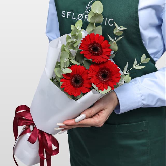 Букет из Гермини и Эвкалипта «Энергия цвета» Букет из Гермини и Эвкалипта «Энергия цвета»