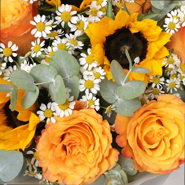 Букет из Подсолнухов, Ромашек и Роз «Жёлтое настроение» Букет из Подсолнухов, Ромашек и Роз «Жёлтое настроение»