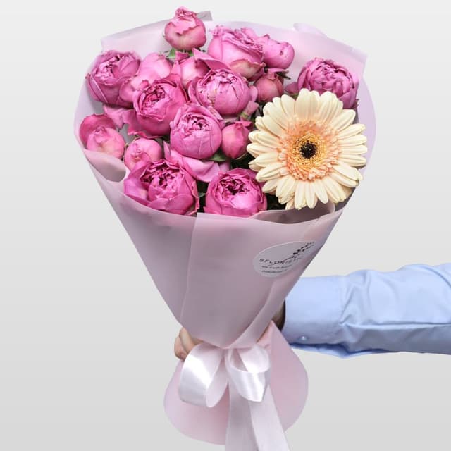 Букет из Кустовых роз и Гермини «Утренний туман» Букет из Кустовых роз и Гермини «Утренний туман»