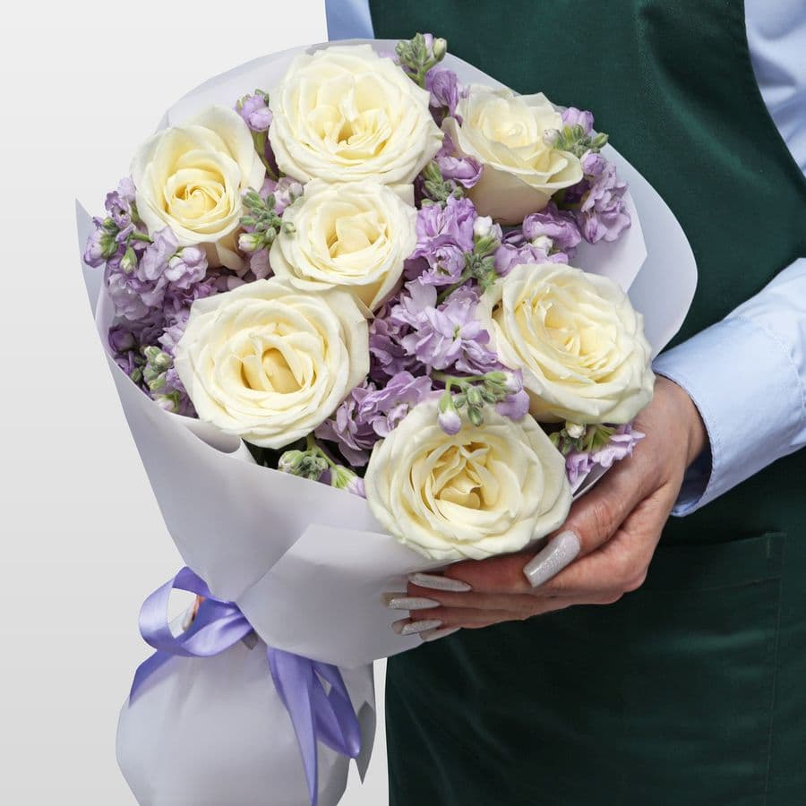 Букет из Роз и Маттиол «Пастельная гармония»