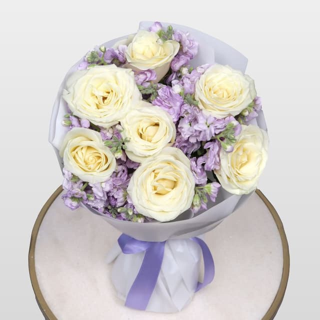 Букет из Роз и Маттиол «Пастельная гармония» Букет из Роз и Маттиол «Пастельная гармония»