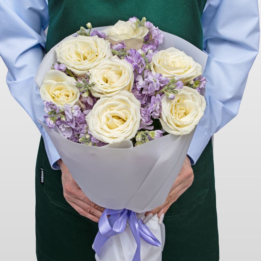 Букет из Роз и Маттиол «Пастельная гармония»
