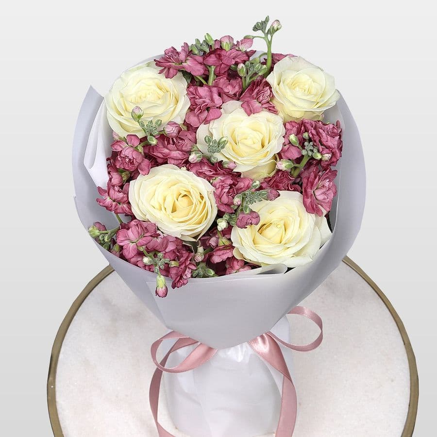 Букет из Роз и Маттиол «Сливочная нежность»