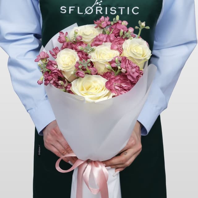 Букет из Роз и Маттиол «Сливочная нежность» Букет из Роз и Маттиол «Сливочная нежность»