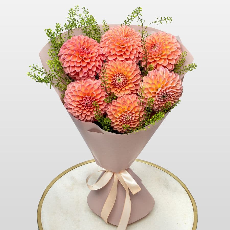 Букет из Георгин и Тласпи «Апельсиновый Закат»