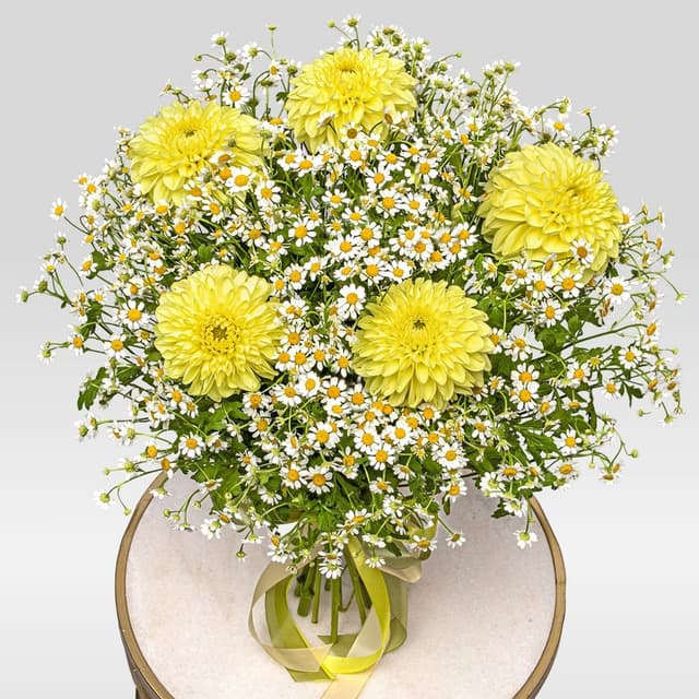 Букет из Георгин и Ромашек «Деревенский Шик» Букет из Георгин и Ромашек «Деревенский Шик»