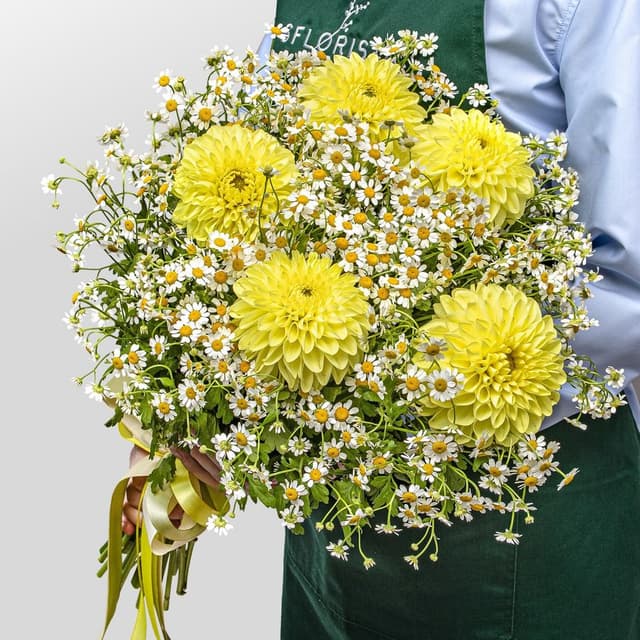 Букет из Георгин и Ромашек «Деревенский Шик» Букет из Георгин и Ромашек «Деревенский Шик»