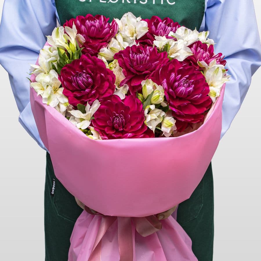 Букет из Георгин и Альстромерий «Ягодный Пломбир»