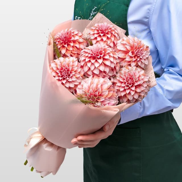 Букет из Георгин и Паникума «Нежный Шелк» Букет из Георгин и Паникума «Нежный Шелк»