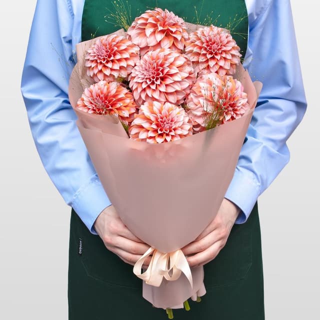 Букет из Георгин и Паникума «Нежный Шелк» Букет из Георгин и Паникума «Нежный Шелк»