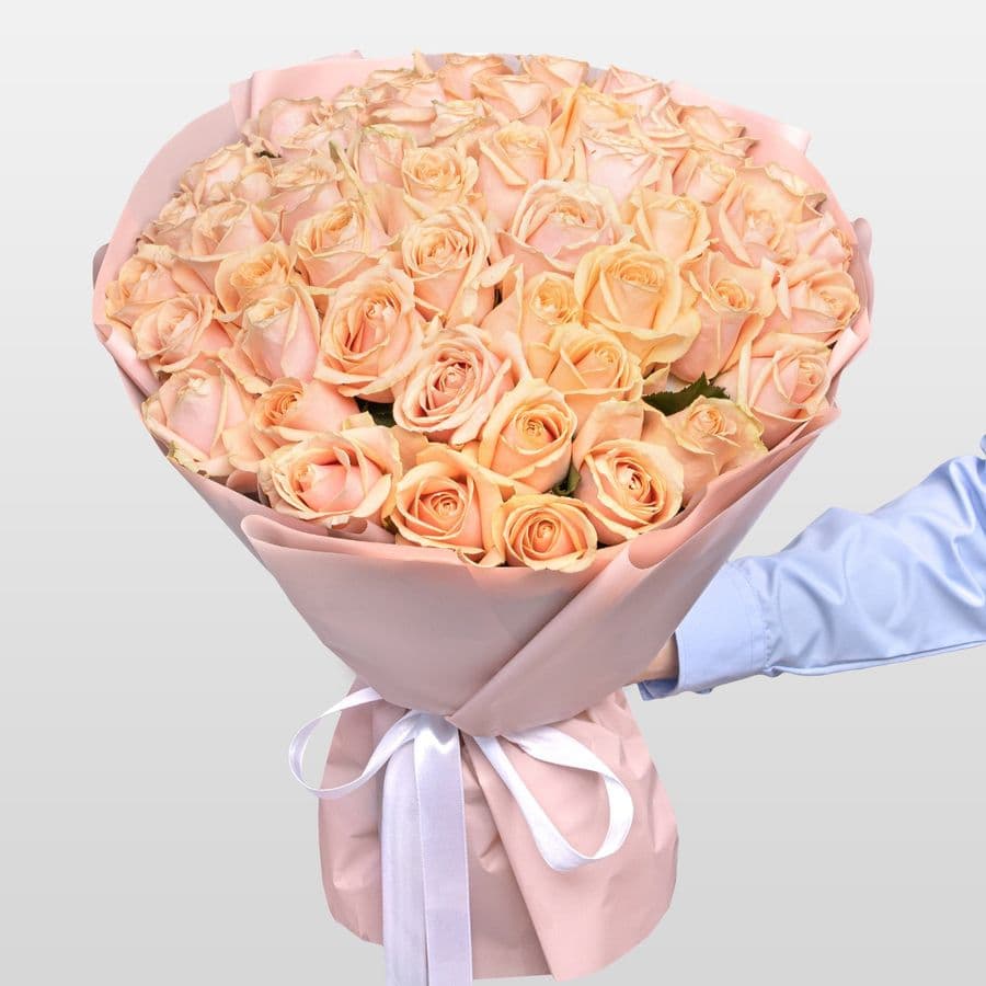 Букет из персиковых Роз Талия 51 шт «Королевский Кашемир»
