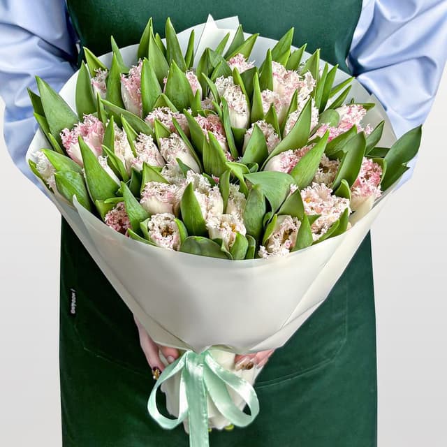 Букет махровых бело-розовых Тюльпанов 51 шт «Хрустальный Край» Букет махровых бело-розовых Тюльпанов 51 шт «Хрустальный Край»