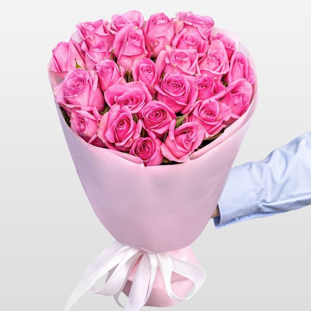 Букет розовых Роз Кения 40 см 25 шт «Девичьи Секреты» Букет розовых Роз Кения 40 см 25 шт «Девичьи Секреты»