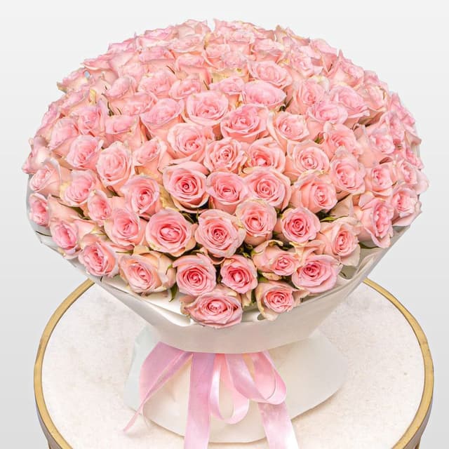 Букет нежно-розовых Роз Кения 40 см 101 шт «Рассветная Дымка» Букет нежно-розовых Роз Кения 40 см 101 шт «Рассветная Дымка»