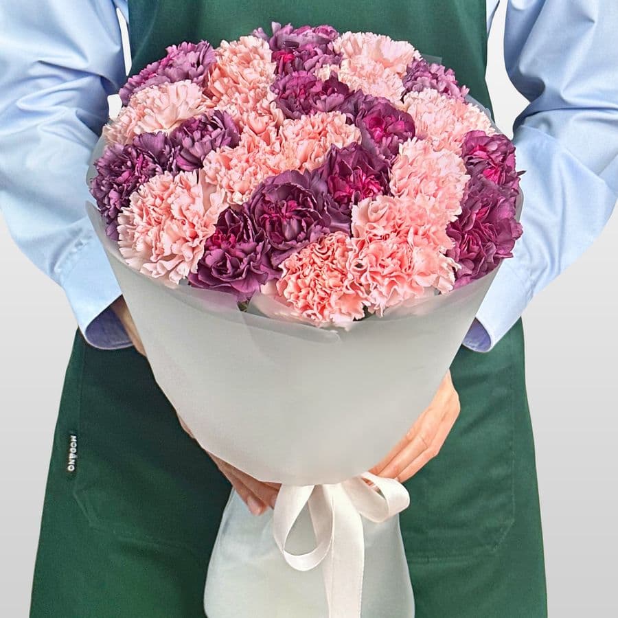 Букет из розовых и фиолетовых Гвоздик 25 шт «Эхо Заката»