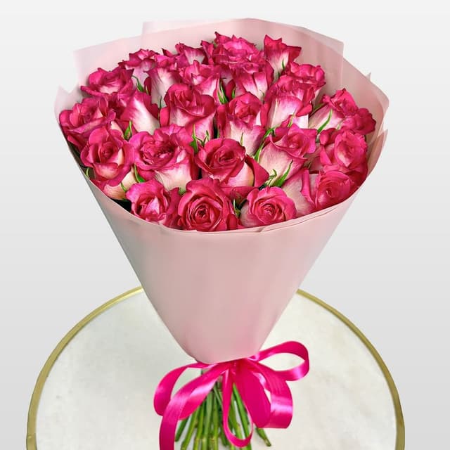 Букет из розовых Роз Кения 40 см 25 шт «Пламя Страсти» Букет из розовых Роз Кения 40 см 25 шт «Пламя Страсти»