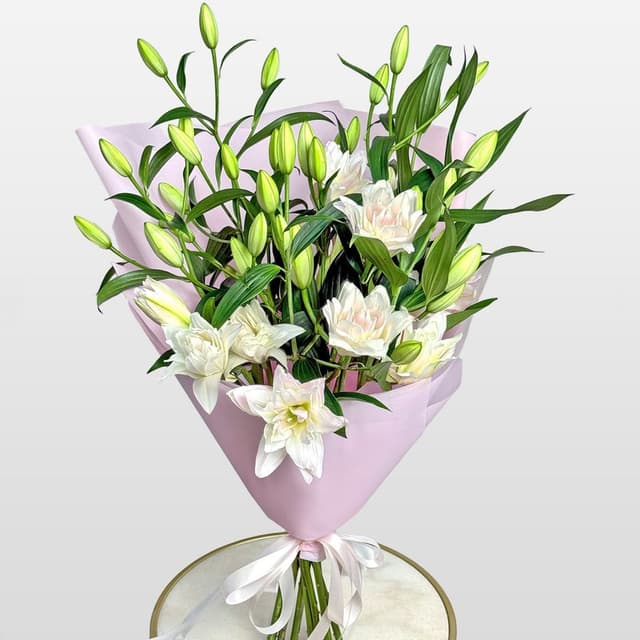 Букет из Махровых Лилий 9 шт «Фарфоровая Нега» Букет из Махровых Лилий 9 шт «Фарфоровая Нега»