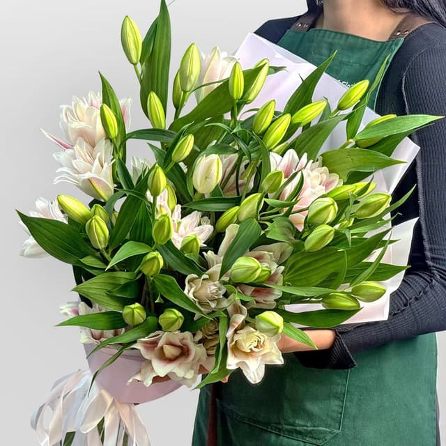 Букет из Махровых Лилий 15 шт «Ода Любви» Букет из Махровых Лилий 15 шт «Ода Любви»