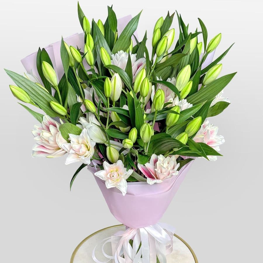 Букет из Махровых Лилий 15 шт «Ода Любви»