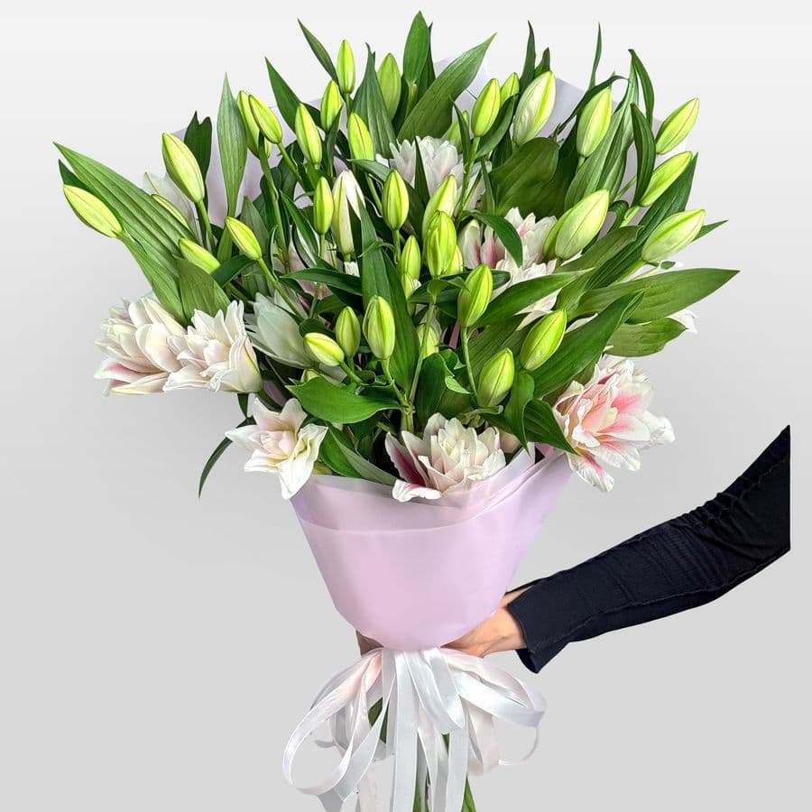 Букет из Махровых Лилий 15 шт «Ода Любви»