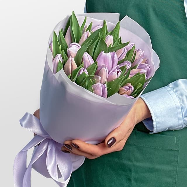 Букет из сиреневых Тюльпанов 25 шт «Серый Жемчуг» Букет из сиреневых Тюльпанов 25 шт «Серый Жемчуг»