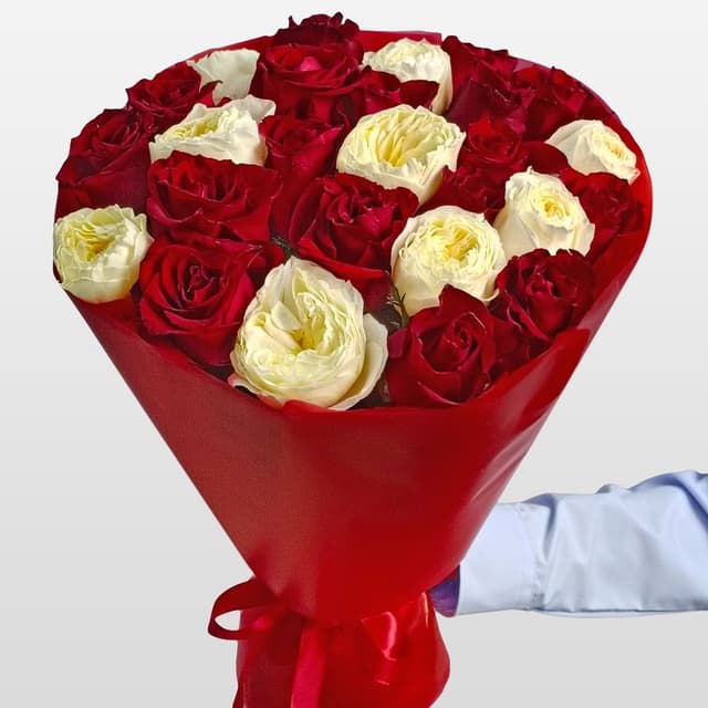 Букет из Роз Кения 60 см и Пионовидных Роз «Союз Сердец» Букет из Роз Кения 60 см и Пионовидных Роз «Союз Сердец»