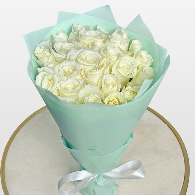 Букет из белых Роз Кения 40 см 25 шт «Айсберг» Букет из белых Роз Кения 40 см 25 шт «Айсберг»