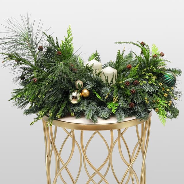 Новогодняя композиция из Нобилиса, Пинуса и Туи со свечами «Золото Леса» Новогодняя композиция из Нобилиса, Пинуса и Туи со свечами «Золото Леса»