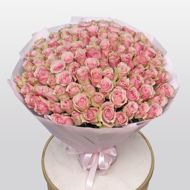 Букет из розовых Роз Кения 60 см 101 шт «Нежный Шлейф» Букет из розовых Роз Кения 60 см 101 шт «Нежный Шлейф»