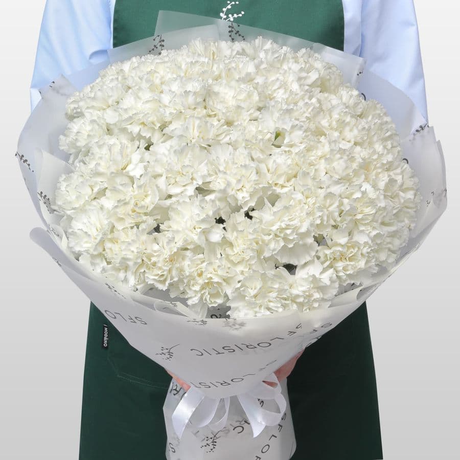Букет из Белых Гвоздик 51 шт «Фарфоровая Мечта»