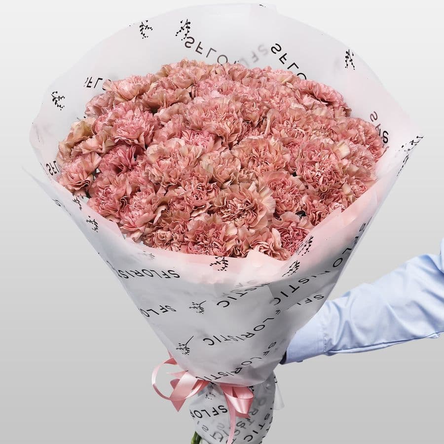 Букет из Пудрово-Розовых Гвоздик 51 шт «Мягкие Объятия»