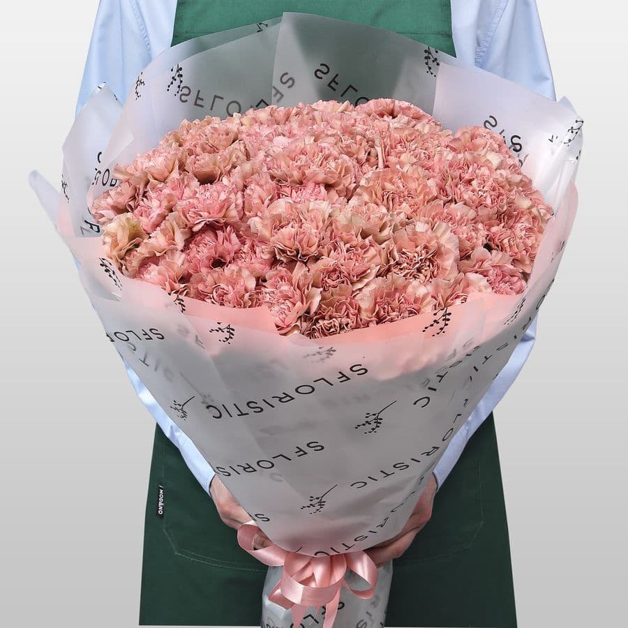 Букет из Пудрово-Розовых Гвоздик 51 шт «Мягкие Объятия»