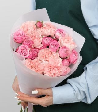 Букет из пионовидных Роз и Диантуса «Персиковый соблазн» Букет из пионовидных Роз и Диантуса «Персиковый соблазн»