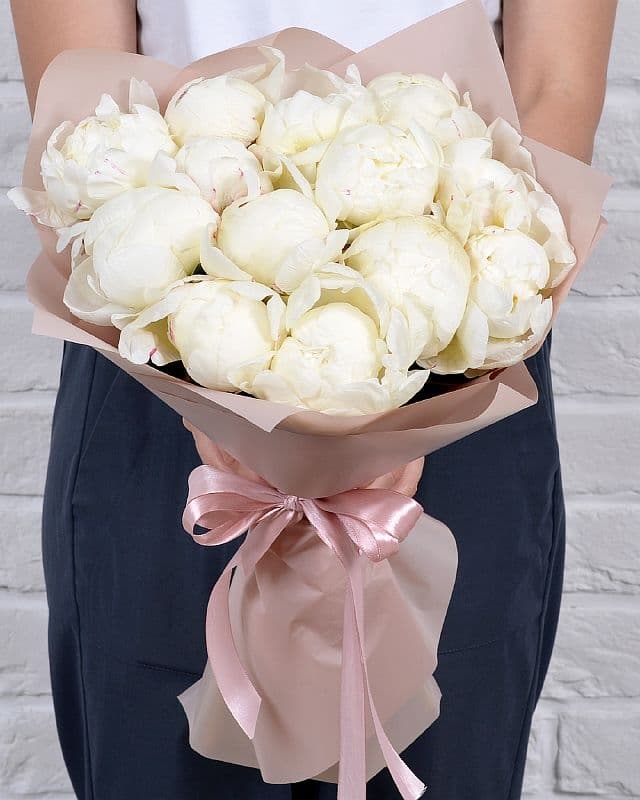 Букет из белых пионов "Белый ангел" 13шт. Букет из белых пионов "Белый ангел" 13шт.