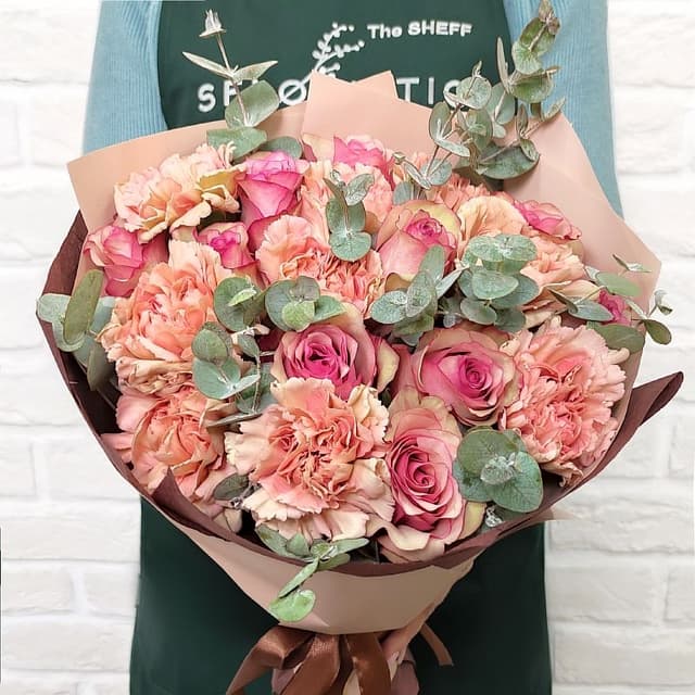 Букет из Гвоздик и Роз «Дыхание любви» Букет из Гвоздик и Роз «Дыхание любви»