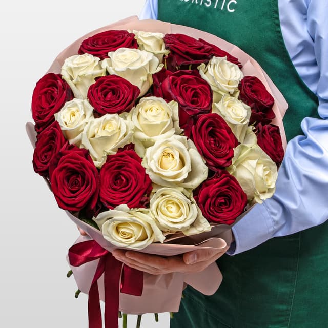 Букет из красных и белых Роз Россия 25 шт «Исповедь Сердца» Букет из красных и белых Роз Россия 25 шт «Исповедь Сердца»